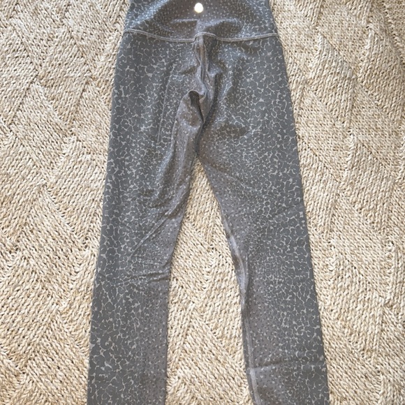 Lululemon printed leggings - Picture 5 of 9
